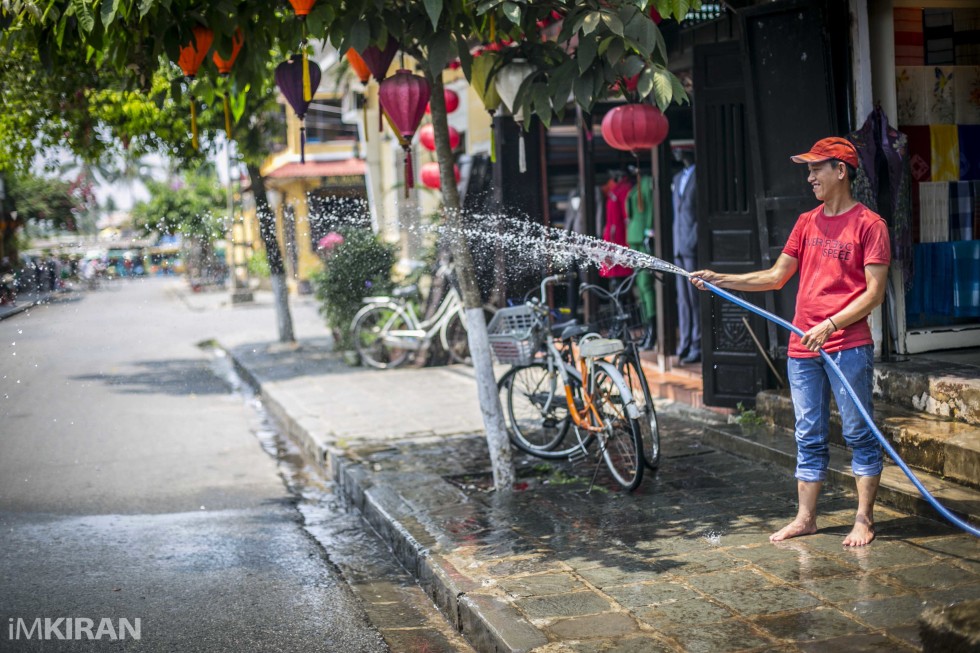 Starting the day with a wash - Hoi An
