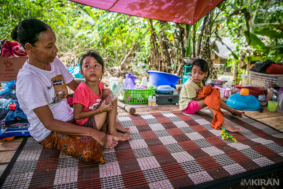 Grandma’s Love For Her Twins – Malaysian Flood Relief
