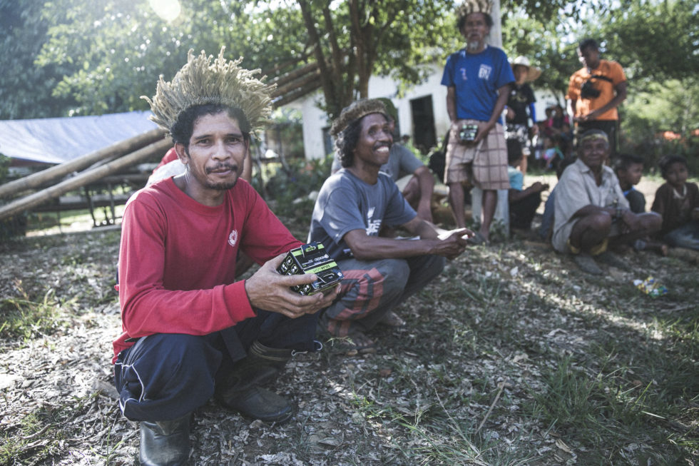 Donating 480 Solar Lights to Temiar Tribes, with DIGI Malaysia